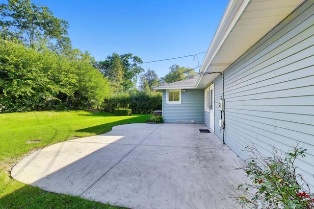 3136 Bellwood Lane, Glenview, IL 60026