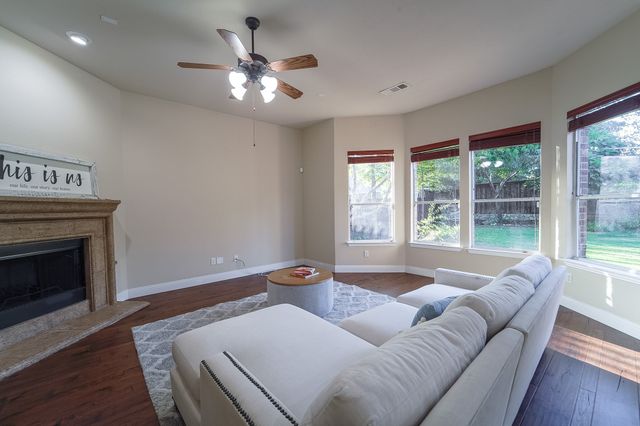 924 Brentwood Drive, Murphy, TX 75094