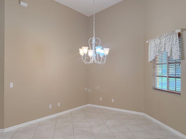 6510 Oxford Circle 101, Vero Beach, FL 32966