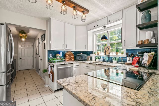 50 Bridgewater Drive, Newnan, GA 30265