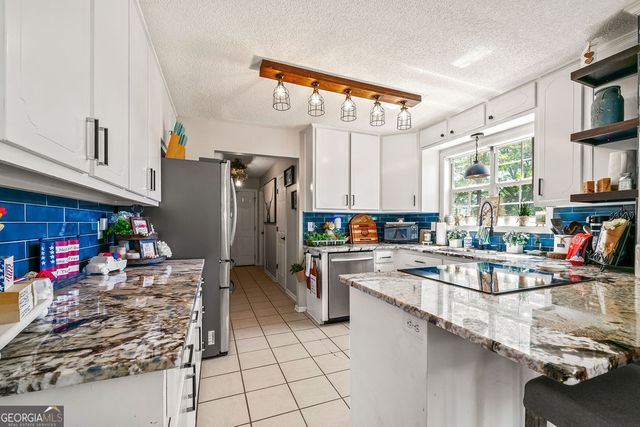 50 Bridgewater Drive, Newnan, GA 30265