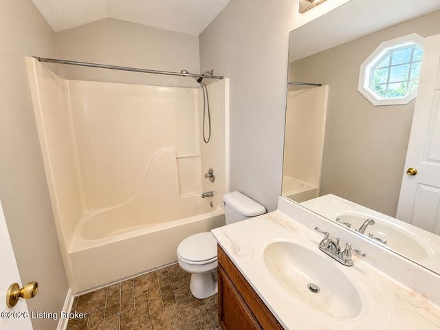 11707 Autumn Forest Ct, Louisville, KY 40229
