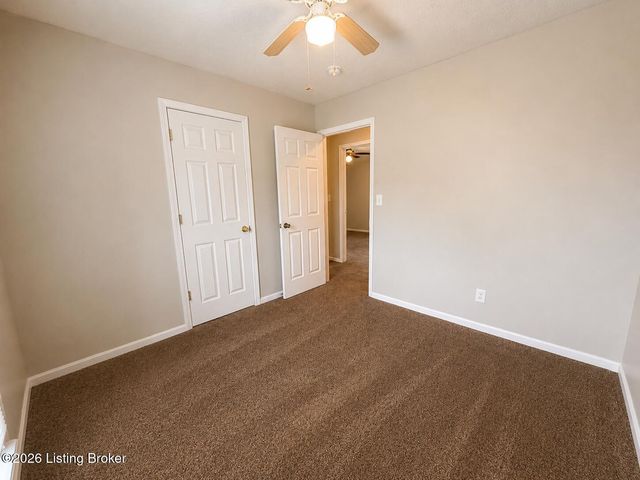 11707 Autumn Forest Ct, Louisville, KY 40229