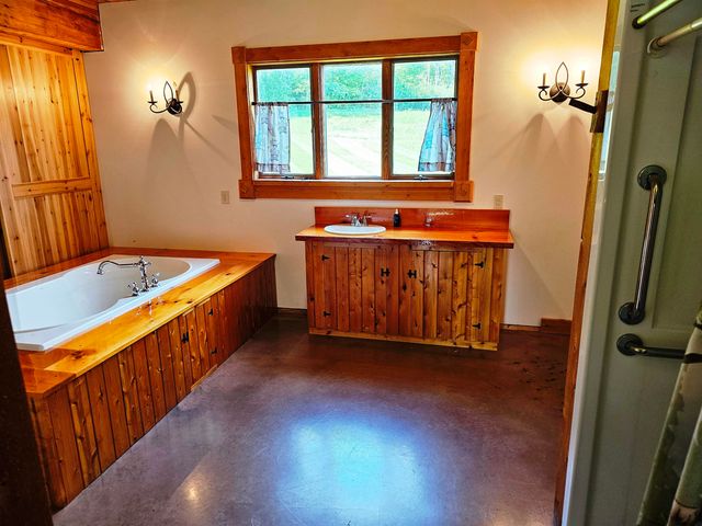 2610 VT Route 105, Derby, VT 05829