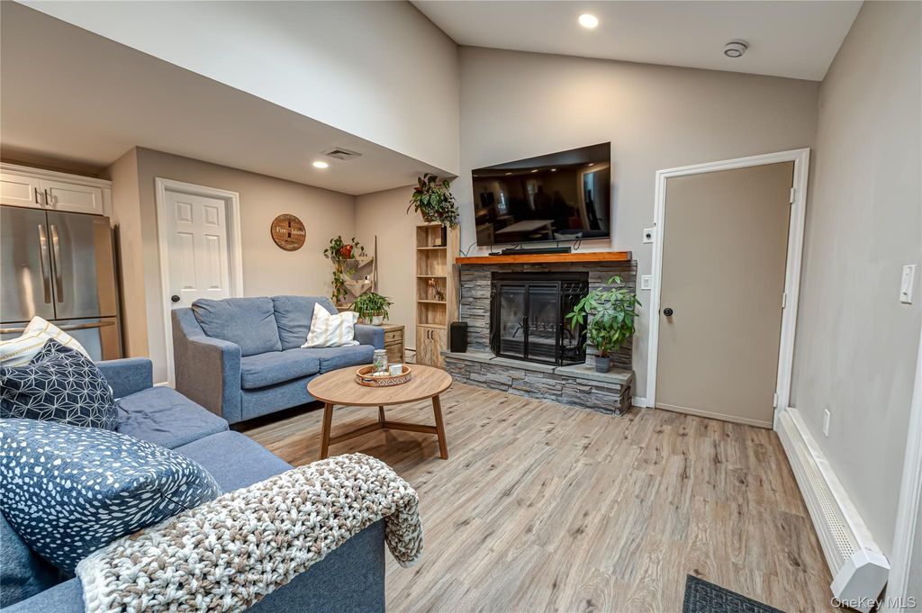 40 Lyman Road, East Patchogue, NY 11772 — photo 4