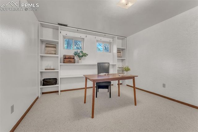 2832 Ridgeglen Way, Colorado Springs, CO 80918