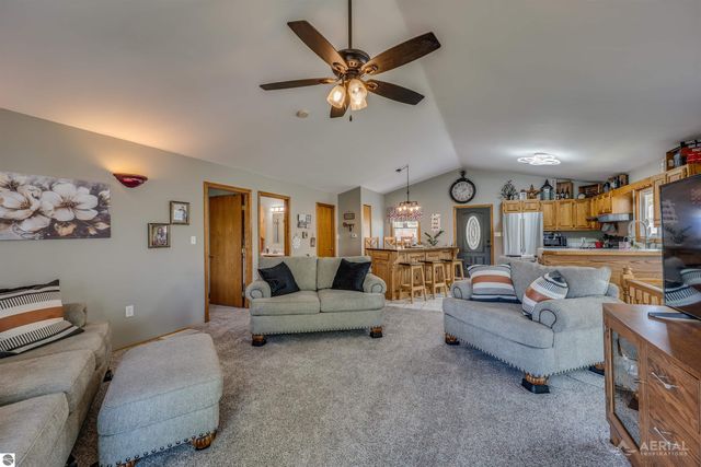 100 Lakeview Drive, Hale, MI 48739