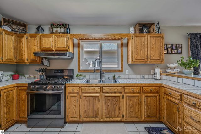 100 Lakeview Drive, Hale, MI 48739