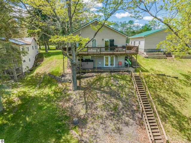 100 Lakeview Drive, Hale, MI 48739