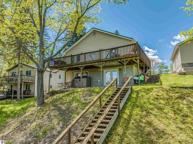 100 Lakeview Drive, Hale, MI 48739