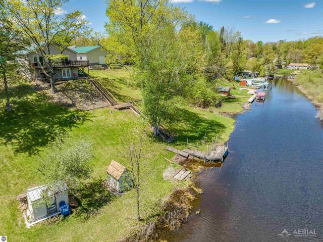 100 Lakeview Drive, Hale, MI 48739