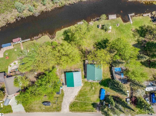 100 Lakeview Drive, Hale, MI 48739