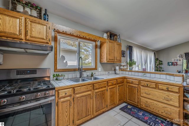 100 Lakeview Drive, Hale, MI 48739