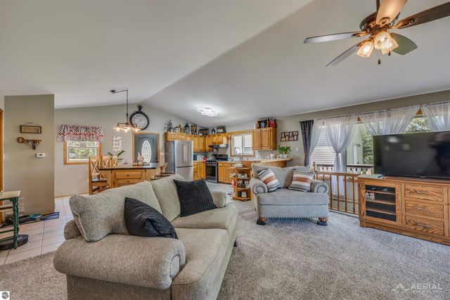100 Lakeview Drive, Hale, MI 48739