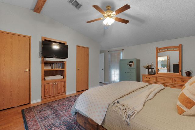635 Ramms DR, Florence, TX 76527