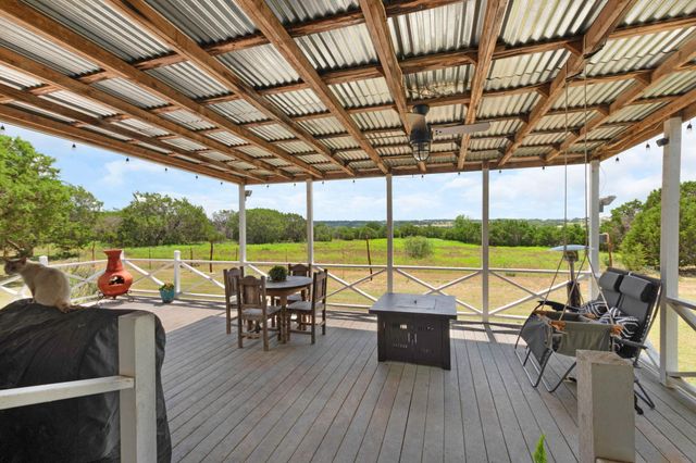 635 Ramms DR, Florence, TX 76527