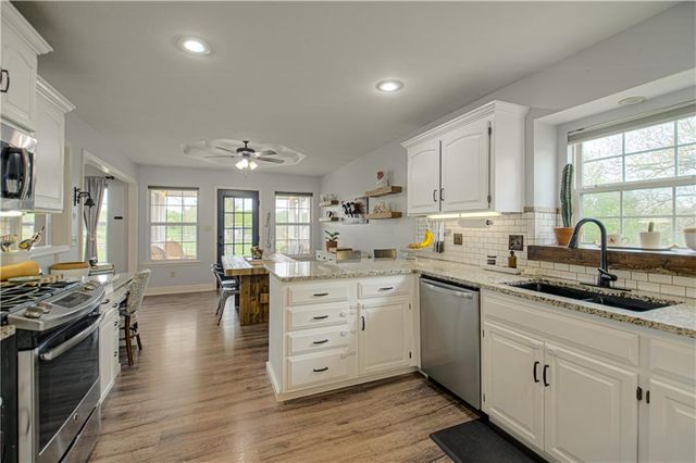 16023 Jesse James Farm Road, Kearney, MO 64060
