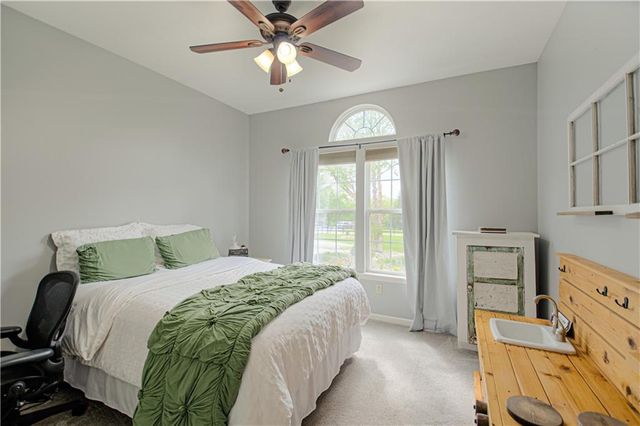 16023 Jesse James Farm Road, Kearney, MO 64060