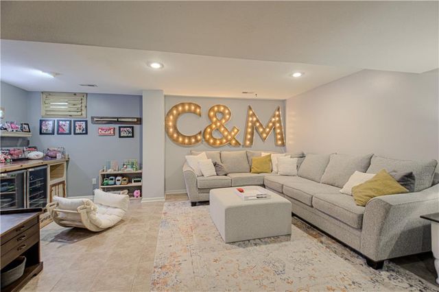 16023 Jesse James Farm Road, Kearney, MO 64060
