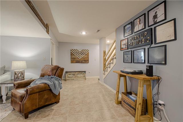 16023 Jesse James Farm Road, Kearney, MO 64060