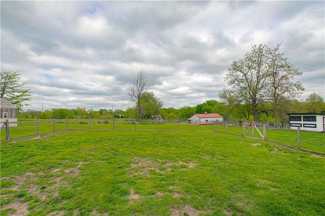 16023 Jesse James Farm Road, Kearney, MO 64060