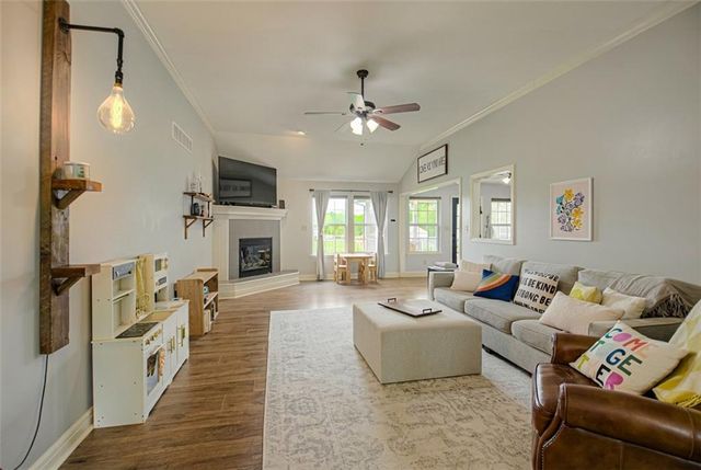 16023 Jesse James Farm Road, Kearney, MO 64060