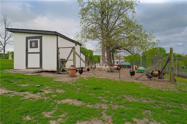 16023 Jesse James Farm Road, Kearney, MO 64060