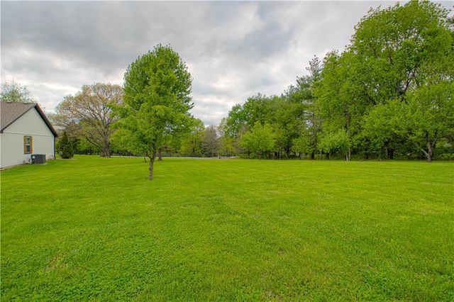 16023 Jesse James Farm Road, Kearney, MO 64060