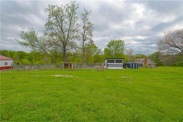 16023 Jesse James Farm Road, Kearney, MO 64060