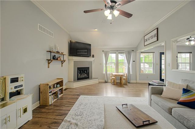 16023 Jesse James Farm Road, Kearney, MO 64060