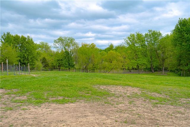 16023 Jesse James Farm Road, Kearney, MO 64060