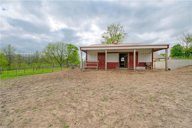 16023 Jesse James Farm Road, Kearney, MO 64060