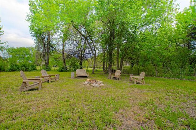 16023 Jesse James Farm Road, Kearney, MO 64060