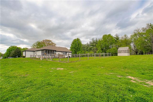 16023 Jesse James Farm Road, Kearney, MO 64060