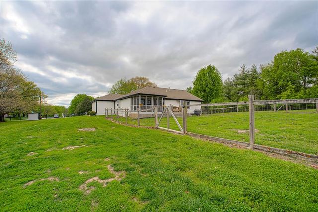 16023 Jesse James Farm Road, Kearney, MO 64060