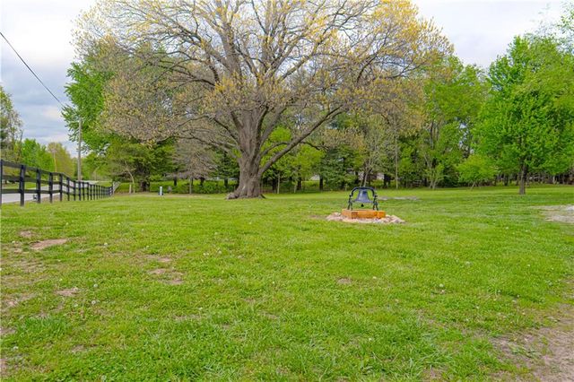 16023 Jesse James Farm Road, Kearney, MO 64060