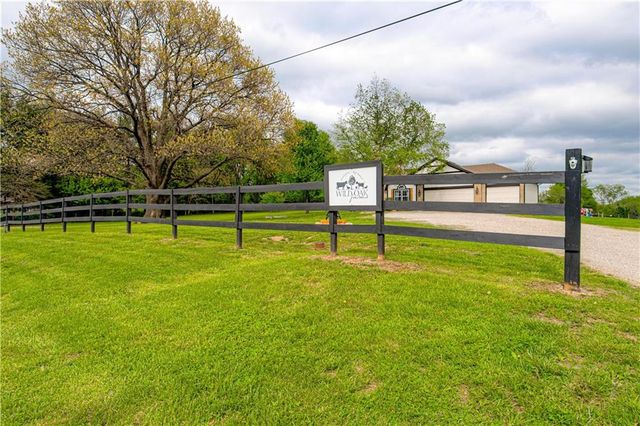 16023 Jesse James Farm Road, Kearney, MO 64060