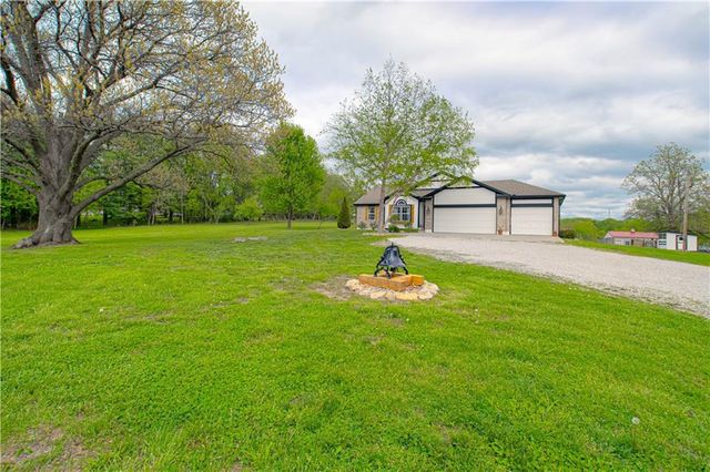 16023 Jesse James Farm Road, Kearney, MO 64060