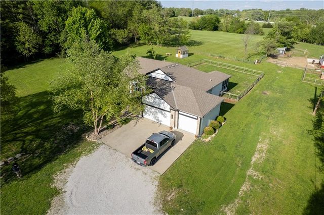 16023 Jesse James Farm Road, Kearney, MO 64060