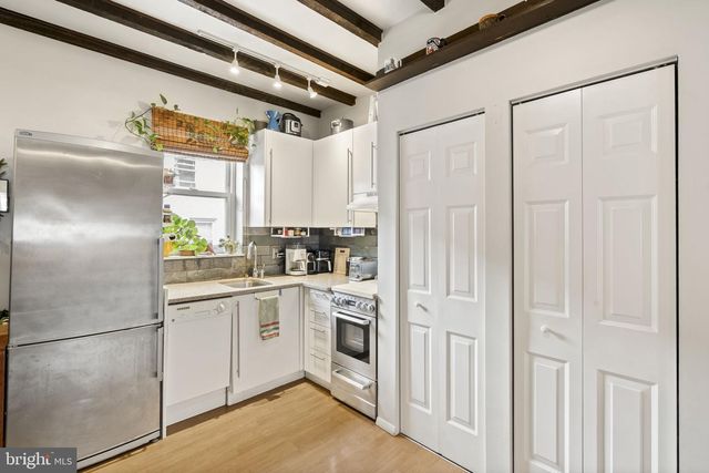 2215 E OAKDALE ST, Philadelphia, PA 19125