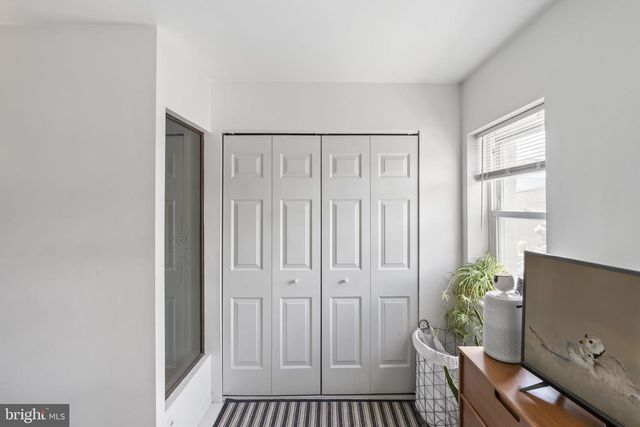 2215 E OAKDALE ST, Philadelphia, PA 19125