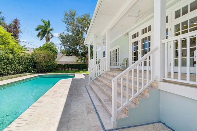 814 S BAYSIDE DRIVE, Tampa, FL 33609