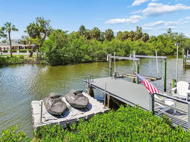 814 S BAYSIDE DRIVE, Tampa, FL 33609