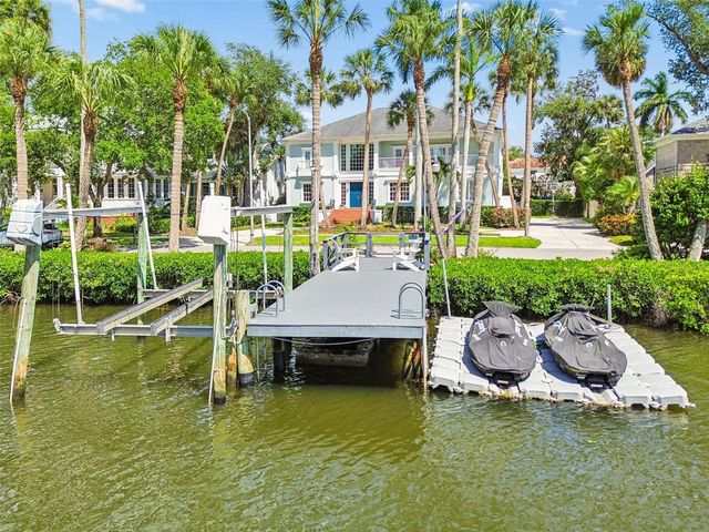814 S BAYSIDE DRIVE, Tampa, FL 33609