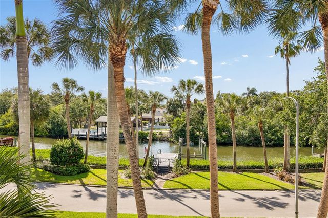 814 S BAYSIDE DRIVE, Tampa, FL 33609