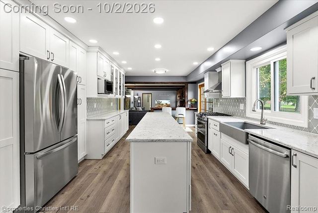 36342 Old Homestead Drive, Farmington Hills, MI 48335
