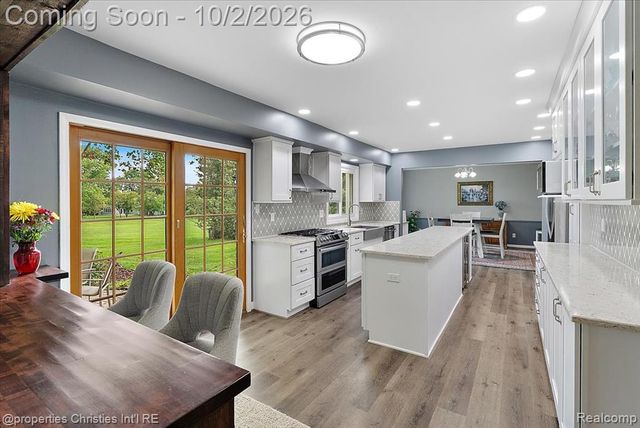 36342 Old Homestead Drive, Farmington Hills, MI 48335