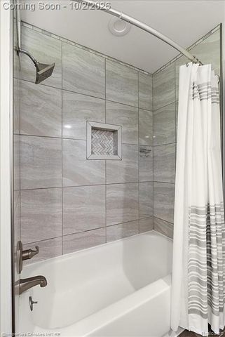 36342 Old Homestead Drive, Farmington Hills, MI 48335