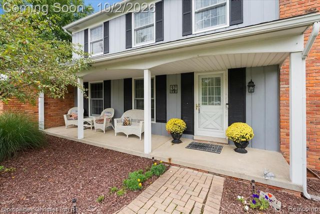 36342 Old Homestead Drive, Farmington Hills, MI 48335