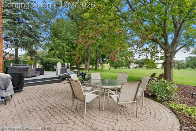 36342 Old Homestead Drive, Farmington Hills, MI 48335